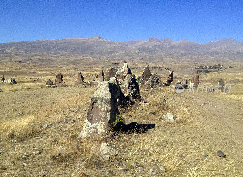 著名的亚美尼亚观光景点Carahunge或Karahunj或Qarahunj或Zorats Karer。史前巨石群